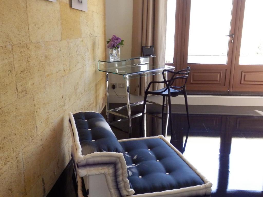 Moulon-sur-Dordogne 샤토 라 모테 뒤 배리 B&B 객실 사진