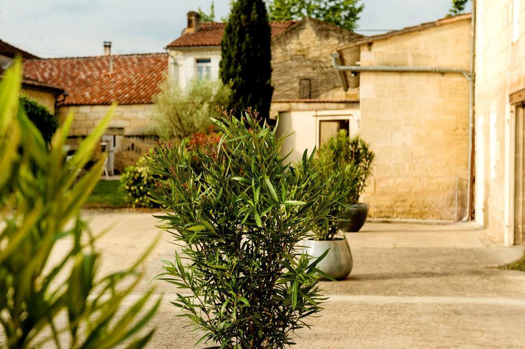Moulon-sur-Dordogne 샤토 라 모테 뒤 배리 B&B 외부 사진