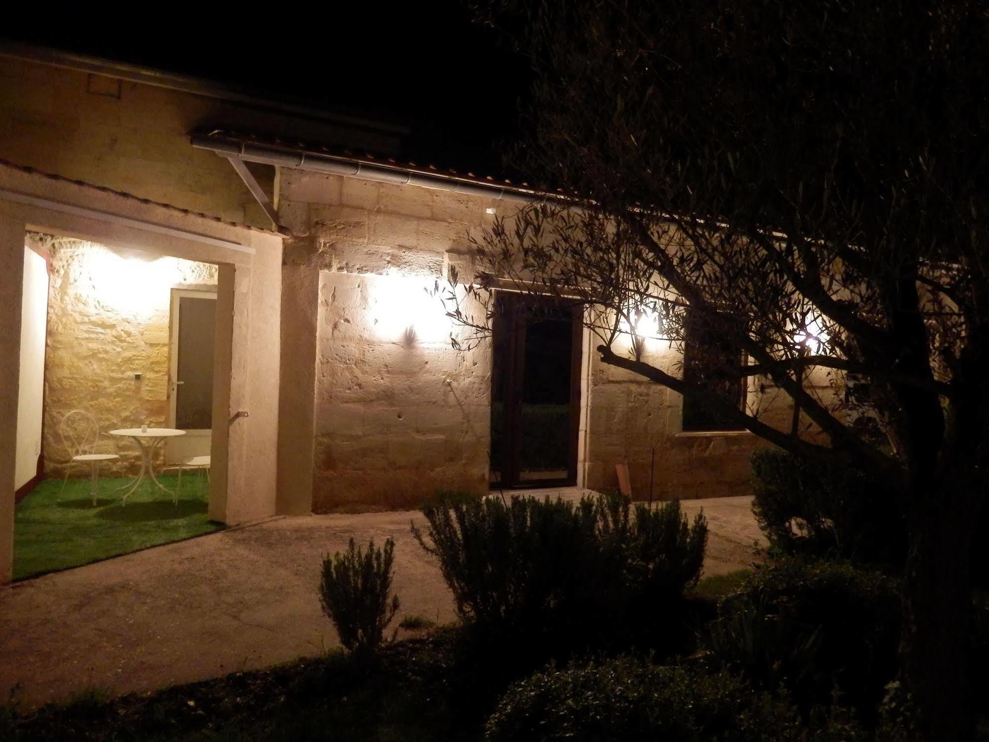 Moulon-sur-Dordogne 샤토 라 모테 뒤 배리 B&B 외부 사진