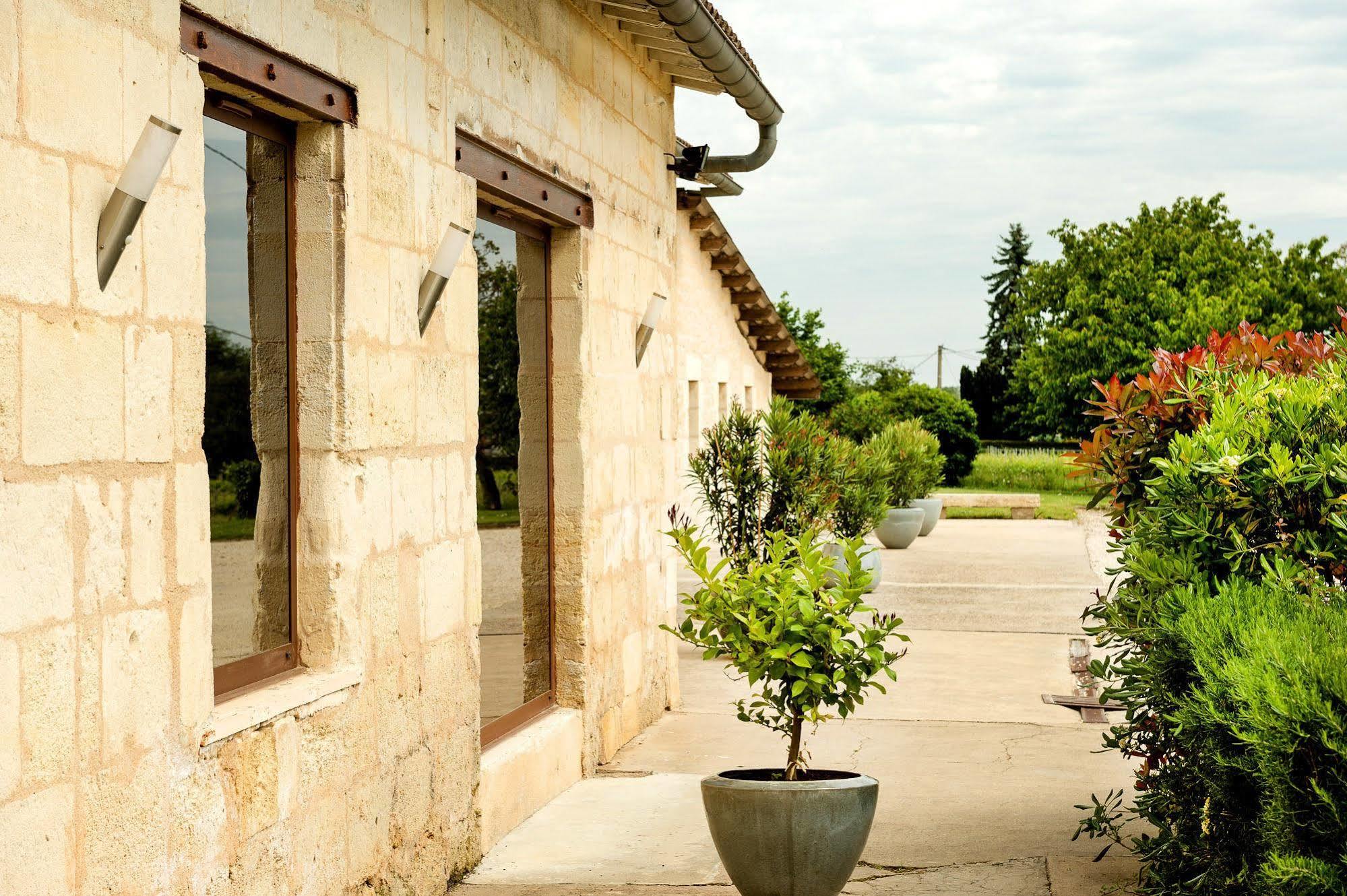 Moulon-sur-Dordogne 샤토 라 모테 뒤 배리 B&B 외부 사진