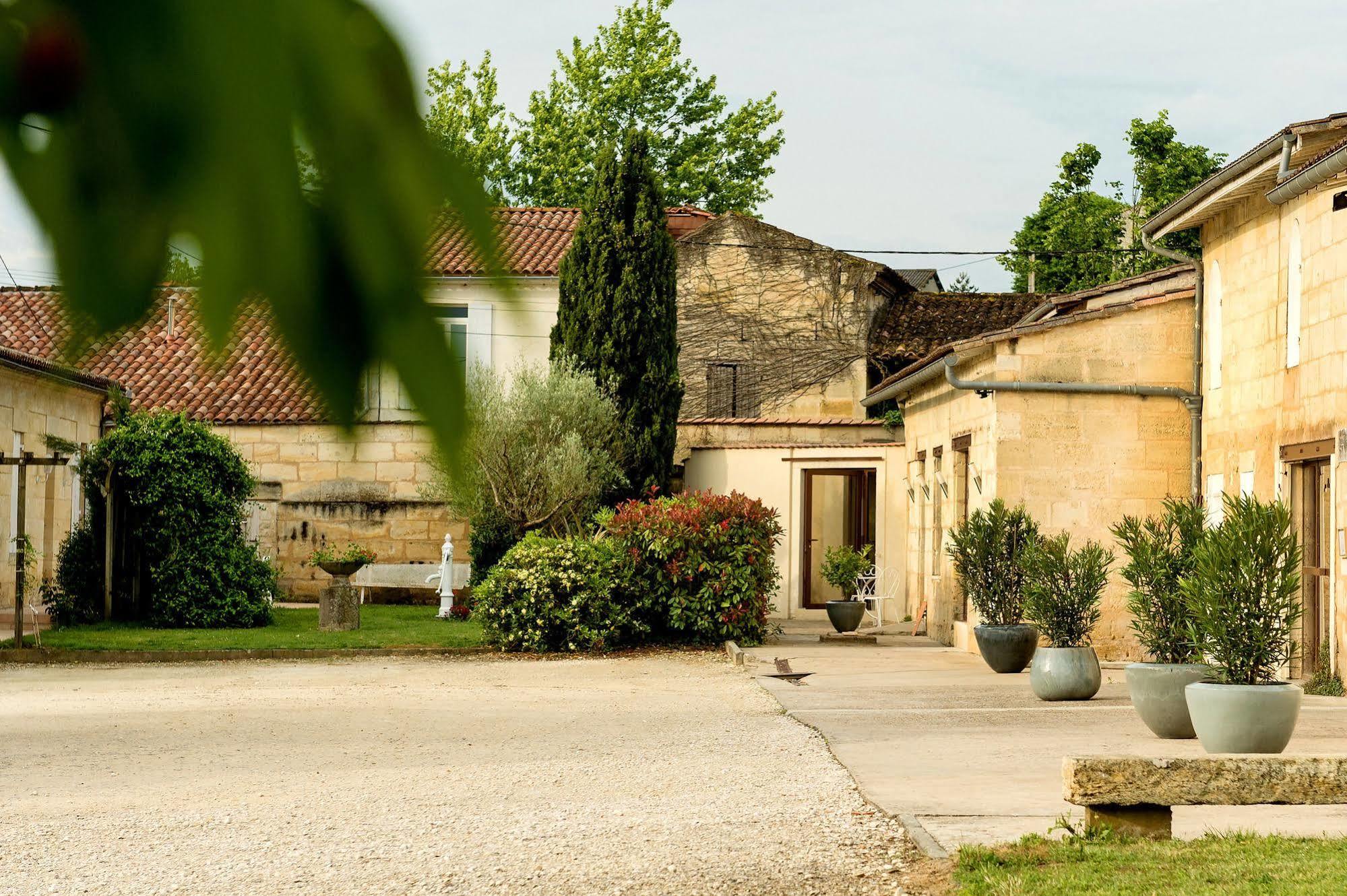 Moulon-sur-Dordogne 샤토 라 모테 뒤 배리 B&B 외부 사진
